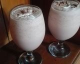 A picture of step 4 of Peanut butter chocolate milkshake.
