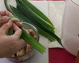 Foto langkah ke 5 dari resep Ayam Pandan.