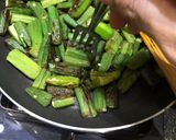 A picture of step 2 of Bhindi in Tomato Gravy.