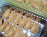 Foto langkah ke 6 dari resep Pastel Mini Spesial (Wortel,Kentang,Ayam,Telur,Cabe)✓.