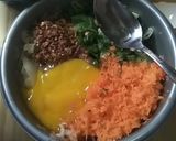 Foto langkah ke 2 dari resep Sawi Roll Isi Ayam Udang.