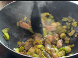 Espaguetis con puerro y langostinos