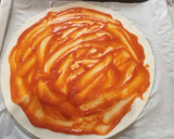 Foto del paso 2 de la receta: Pizza normal o sin gluten estirada o enrollado de pollo y queso
