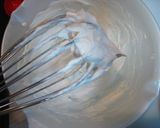 A picture of step 7 of Cherry Blossom Mousse Cake.