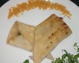 A picture of step 6 of Mayonnaise veg kathi roll.