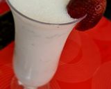 ஸ்ட்ராபெர்ரி மில்க் ஷேக் (Strawberry milkshake recipe in tamil) ரெசிபி ஸ்டேப் 2 புகைப்படம்