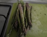 Foto del passaggio 1 della ricetta Asparagi e occhio di bue