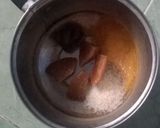 Foto langkah ke 2 dari resep Kunyit Asam Simpel dengan Kunyit Bubuk.