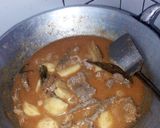 Foto langkah ke 3 dari resep Semur daging kentang pedas.