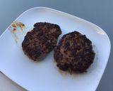 Une image de l'étape 8 de Hamburgers aux tomates séchées,ail mariné et épices italiennes.