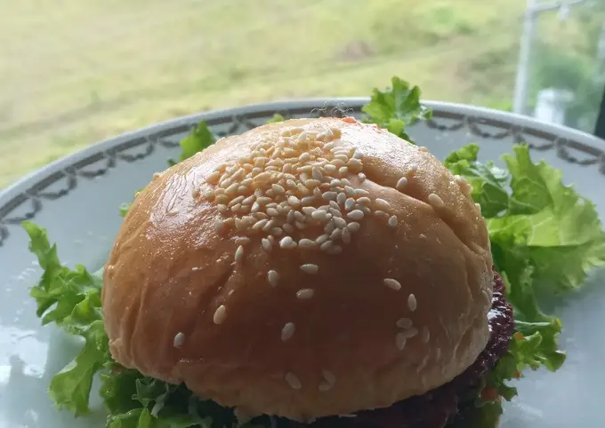 Langkah-langkah untuk membuat Cara bikin Burger kornet ala rumahan