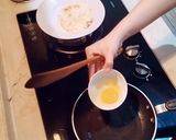 Foto langkah ke 1 dari resep Nasi Butter Mozarella Telor Mata Sapi.