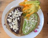 Foto del paso 7 de la receta: Quesadillas de flor de calabaza