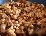 Foto del paso 4 de la receta: Pollo korma con garbanzos y arroz