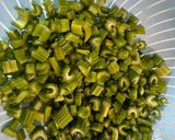 Foto del passaggio 1 della ricetta Crocchette vegan di sedano con panatura di semi di sesamo