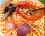 A picture of step 3 of Transform Sapporo Ichiban Ramen into Rich Tom Yum Goong Ramen.