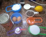 Foto del paso 1 de la receta: Budín DE CHISPAS DE CHOCOLATE, CON PERFUME DE LIMÓN 🍋🍋🍋 🎊😃🍋🍋🍋🎊😃🍋🍋🍋🎊😃