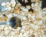A picture of step 4 of 5 minute caramel popcorn.
