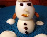 A picture of step 20 of Hard Boiled Egg Snowman * Christmas *.