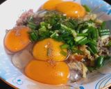 Hình bước làm 1 của món Trứng chiên cá cơm