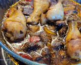 Foto del paso 6 de la receta: Pollo en salsa con ciruelas y champiñones