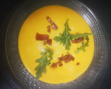 Foto del paso 3 de la receta: Crema de zanahoria, con rúcula, parmesano y picatostes de jamón