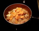 A picture of step 2 of Chicken udon with garlic ginger sauce.