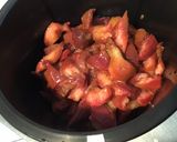 Une image de l'étape 3 de Compote de prunes et pêches jaunes à la pistache.