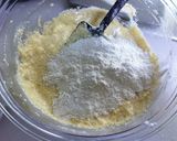 A picture of step 5 of Cream Cheese Banana Muffins.