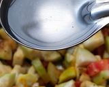 દૂધી કાચા કેળા નું શાક (Dudhi Raw Banana Shaak recipe in Gujarati) રેસીપી સ્ટેપ2ફોટો