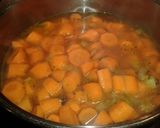 A picture of step 3 of Ginger and carrot soup.