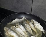 A picture of step 5 of Fried Whitebait.