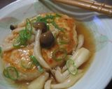 A picture of step 5 of Chicken and Tofu Burgers with Mushroom Ankake Sauce.