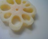 A picture of step 6 of Osechi Flower Vinegar-Pickled Lotus Root.