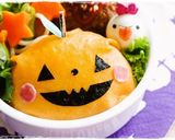 A picture of step 5 of For Charaben (Decorative Bentos): Halloween Ghost Pumpkin.