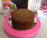 Foto langkah ke 4 dari resep Coklat sponge cake hias.