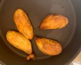 Foto del paso 9 de la receta: Bifecitos a la manera de escalopines con papas al horno