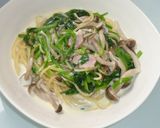 A picture of step 6 of Spinach and Mushroom Cream Pasta.