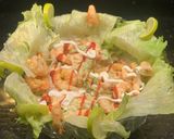 صورة لخطوة 8 من وصفة سلطه جمبري بالصوص الوردي (shrimp pink sauce salad)