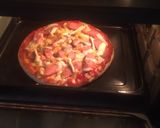 Hình bước làm 2 của món Pizza xúc xích 🍕🍕