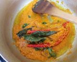 Foto langkah ke 2 dari resep Gulai Ayam & Telur Bumbu Instant Indofood.
