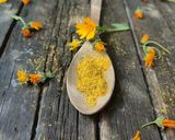 Foto del passaggio 4 della ricetta Polvere di petali di calendula