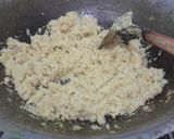 Foto langkah ke 1 dari resep Serundeng Kelapa Bumbu Ungkep Ayam.