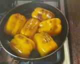Foto del paso 1 de la receta: Pimientos amarillos rellenos y ensalada de lechuga y tomate