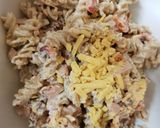A picture of step 5 of My Smoked Sausage and smoked cheese Pasta.😊.
