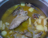 Foto del paso 2 de la receta: Guiso de Chuleta de cabeza de cerdo a la hierbabuena