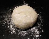 Foto del paso 3 de la receta: Pizza de cebolla y ají verde