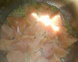 Foto del paso 1 de la receta: Pollo con papas a la olla