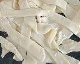 A picture of step 3 of Homemade capsicum Fattuccine pasta.