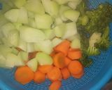 Foto del paso 3 de la receta: Verduras hervidas con mantequilla y algo más